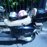 Notre scooter Vespa avec nos casques A Style