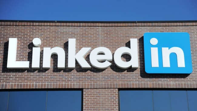 Linkedin revient sur sa décision de supprimer le téléchargement de la liste des contacts