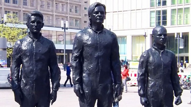 Les statues d’Edward Snowden, de Julian Assange et de Chelsea Manning sont dévoilés à Berlin