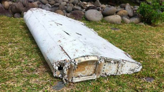 Est-ce que c’est le MH370 ? Des débris d’un avion trouvés à l’île de Réunion à coté de Madagascar
